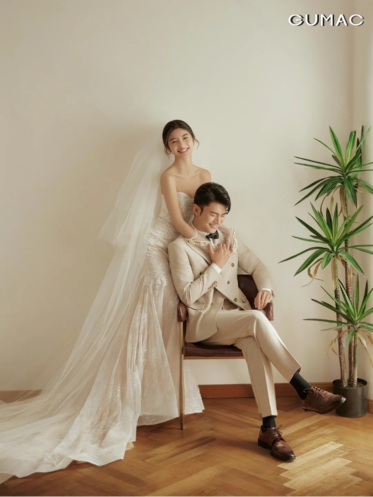 tu the chup anh cuoi dep voi ghe