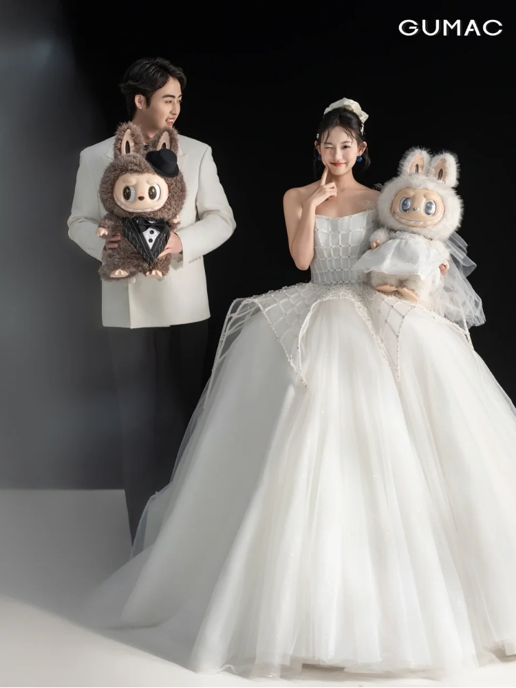 y tuong chup anh cuoi moi la