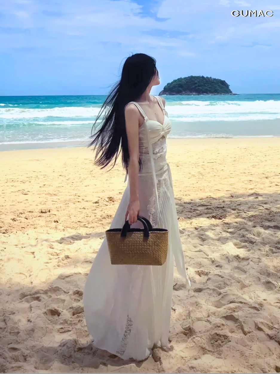 pose nghieng dau hoac hat toc nu tinh