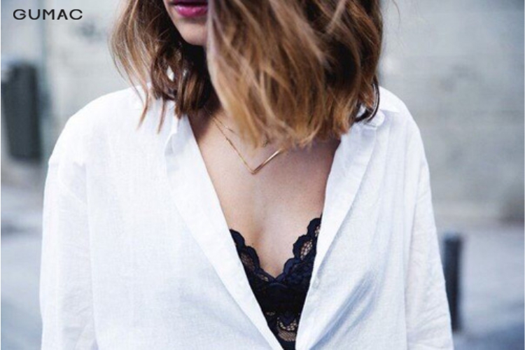 Mix áo Bralette với áo sơ mi trắng&nbsp;