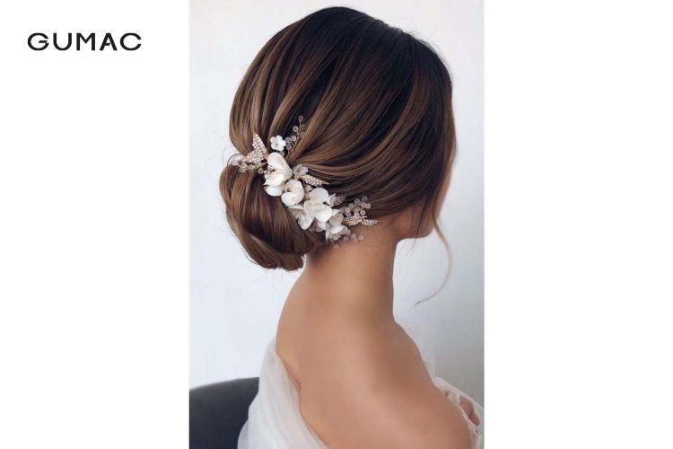 Tóc buộc thấp, búi cổ điển