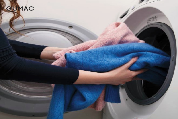 Hướng dẫn cách giặt áo len bằng máy&nbsp;
