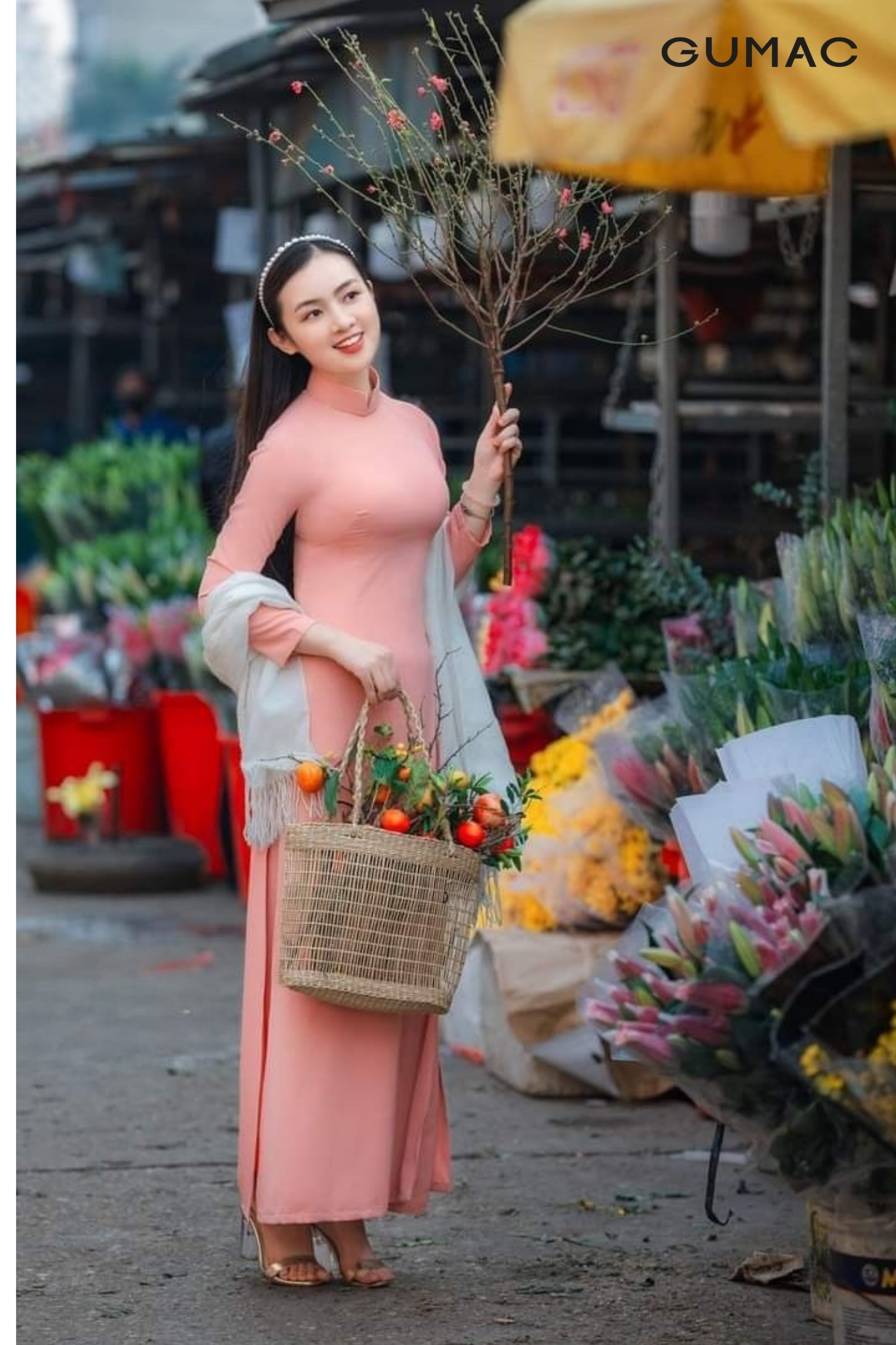 chup anh di cho xuan du xuan tet cung canh dao