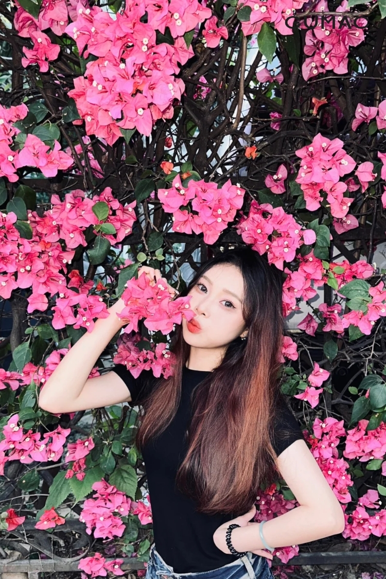 tao dang ap mat vao canh hoa giay