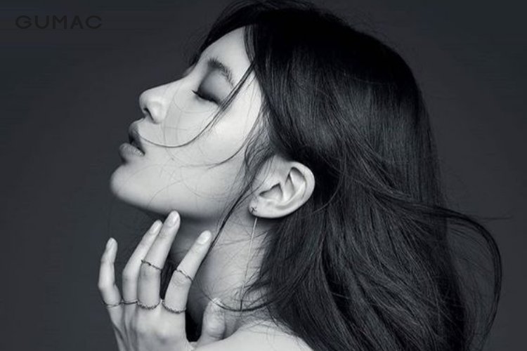 Dáng chụp ảnh nhìn từ dưới lên