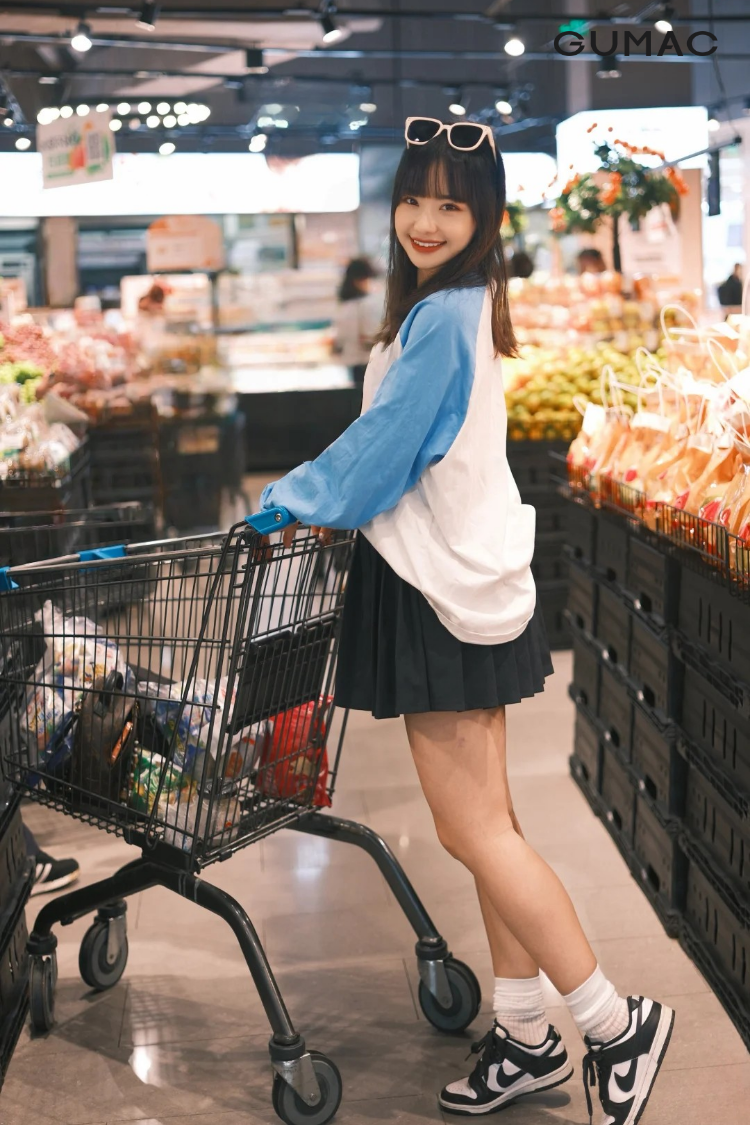 tao dang voi xe day hang trong sieu thi