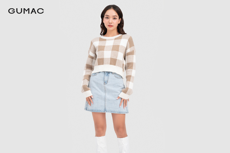 Quần jeans và áo len croptop