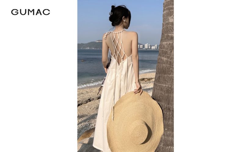 kết hợp đầm maxi với mũ cói điệu đà