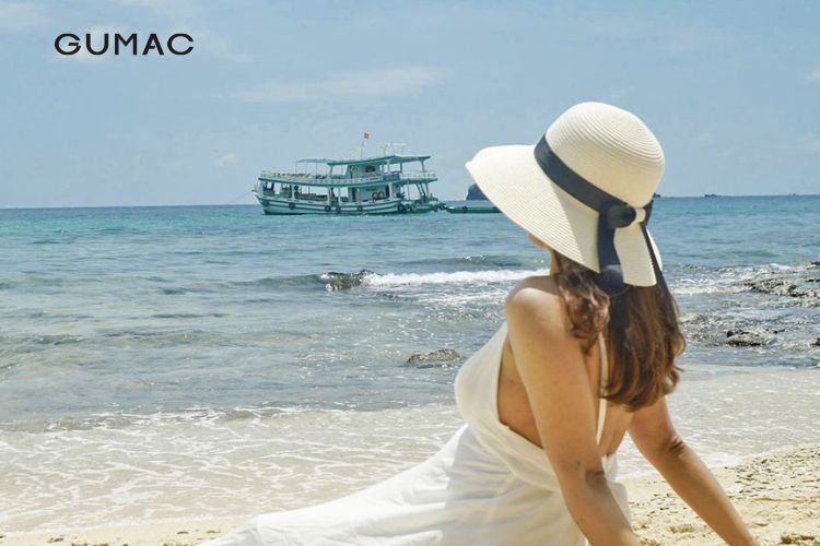 kết hợp mũ thời trang