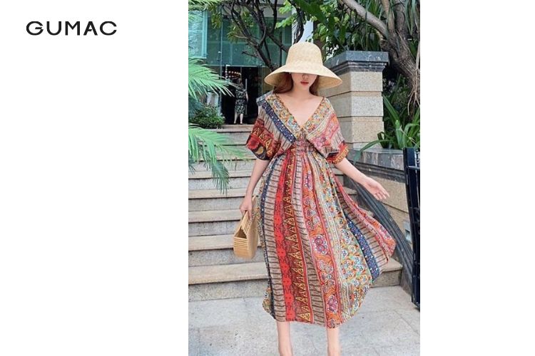 phối đầm maxi họa tiết thổ cẩm cho cô nàng mũm mĩm