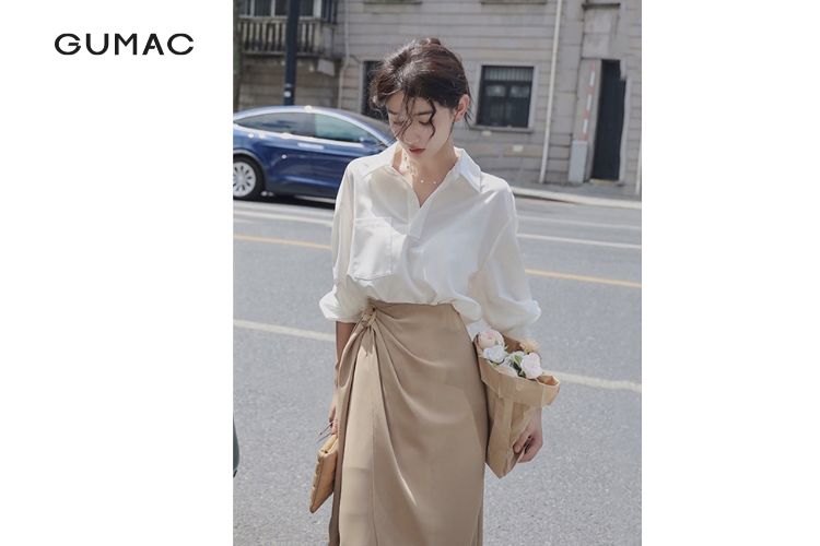 Chân váy mix áo sơ mi