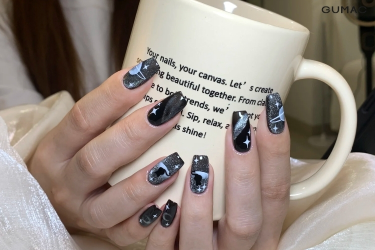 mau nail dai ngan ha nen den huyen bi