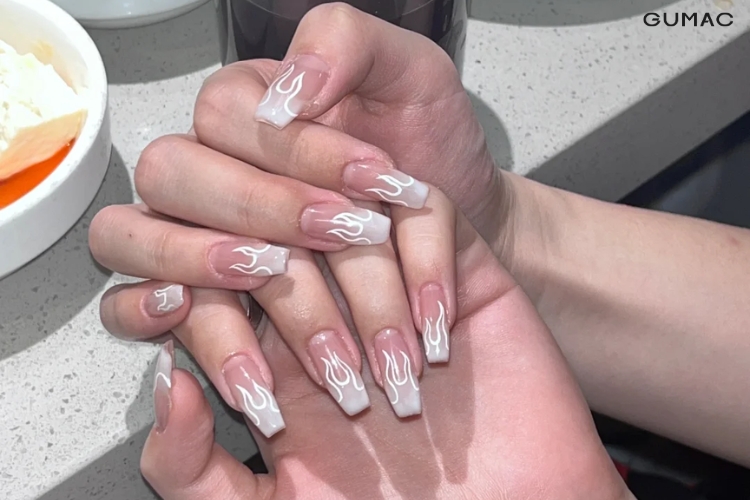 mau ve nail lua mau trang