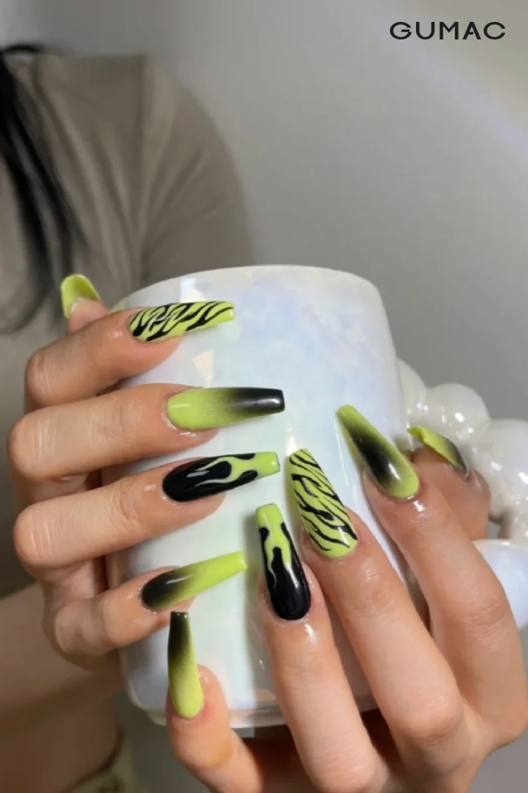  mau nail hoa tiet lua mau xanh bo dep