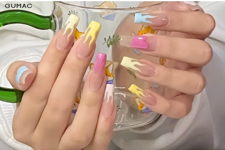 mau nail hoa tiet lua mix nhieu mau