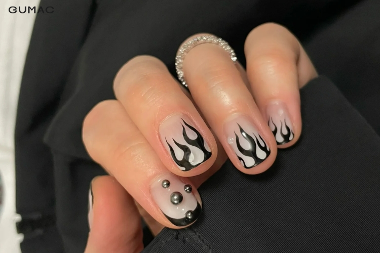 mau nail lua mau den