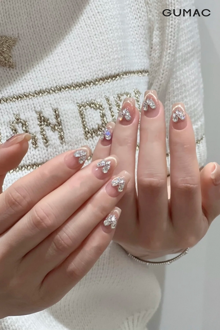 mau nail trai tim dinh da sang trong