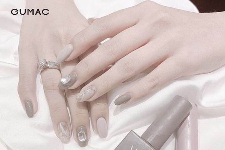 Nail màu xám thời thượng