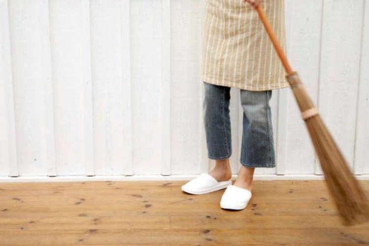 Không nên quét nhà vào mùng 1 Tết kieng quet nha vao mung 1