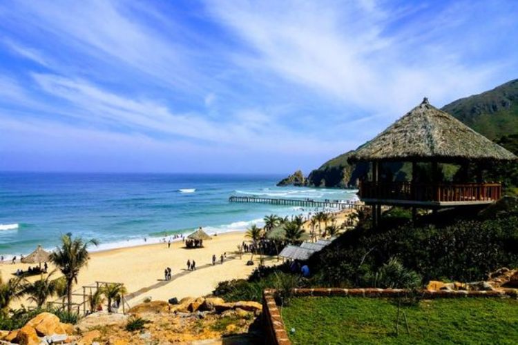 mùng 1 Tết đi biển