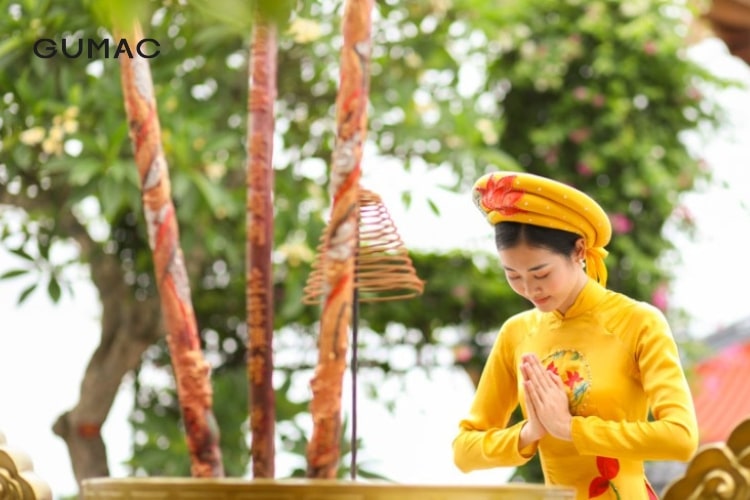 Mùng 5 Đi Chùa Được Không? Tìm Hiểu Quan Niệm và Mẫu Văn Khấn Phổ Biến