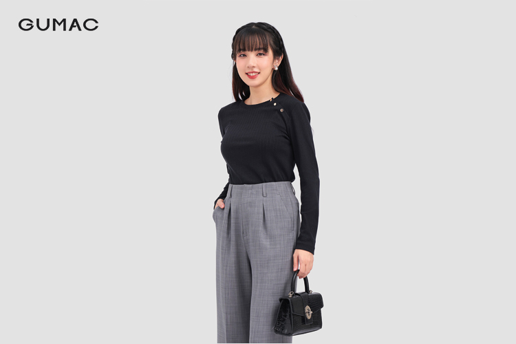 Quần cạp cao ống loe phối áo thun tay dài