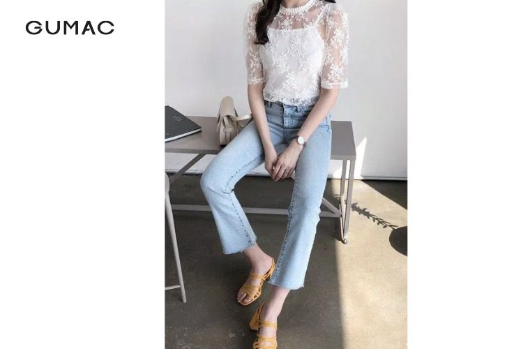 Phối áo voan cùng quần jean ống suông thời thượng