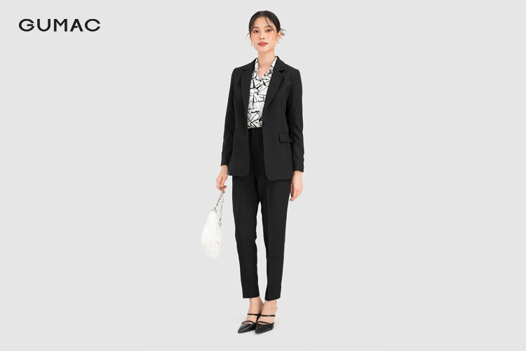 Bộ vest truyền thống thanh lịch