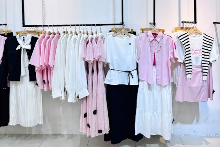 khong gian mua sam tai showroom thoi trang nu gumac chi nhanh vinh long
