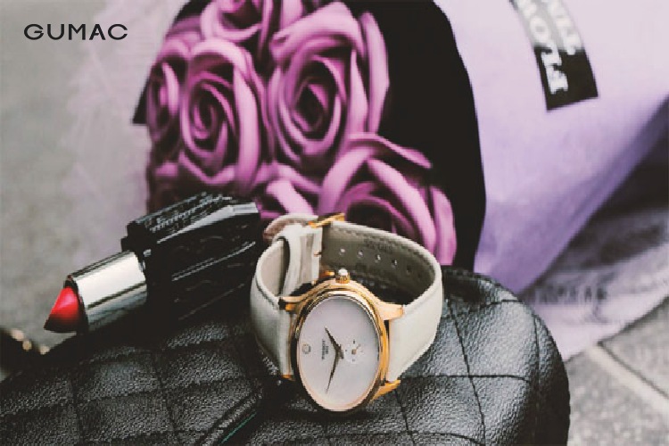 Nam tặng đồng hồ cho nữ mang ý nghĩa gì