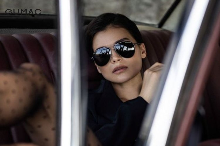 Tạo dáng với ghế sau ô tô Tạo dáng với ghế sau ô tô