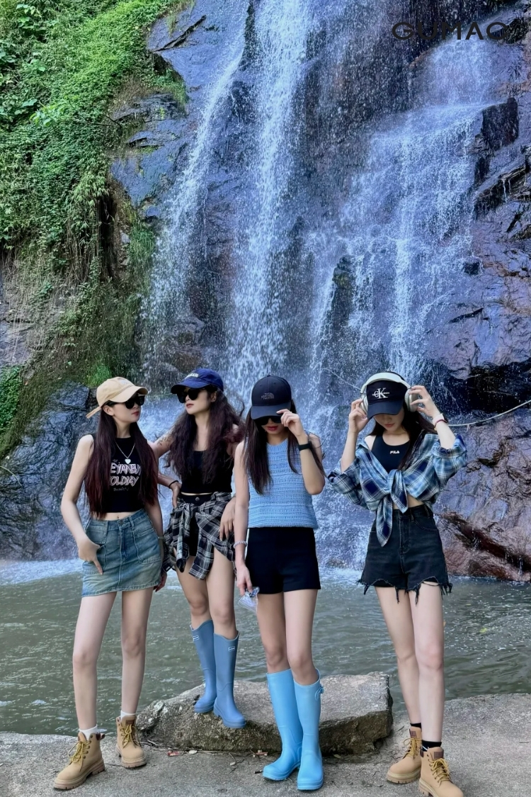 tao dang song ao o thac nuoc cung nhom ban