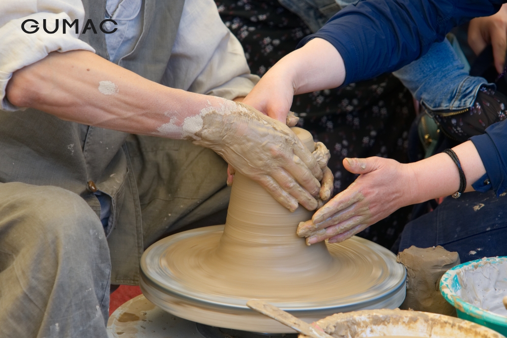 workshop lam gom ve tranh