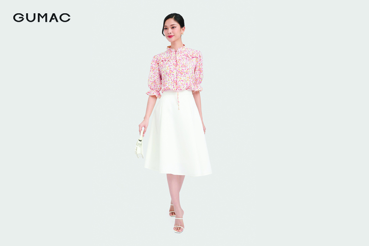 Chân váy xòe cùng áo kiểu