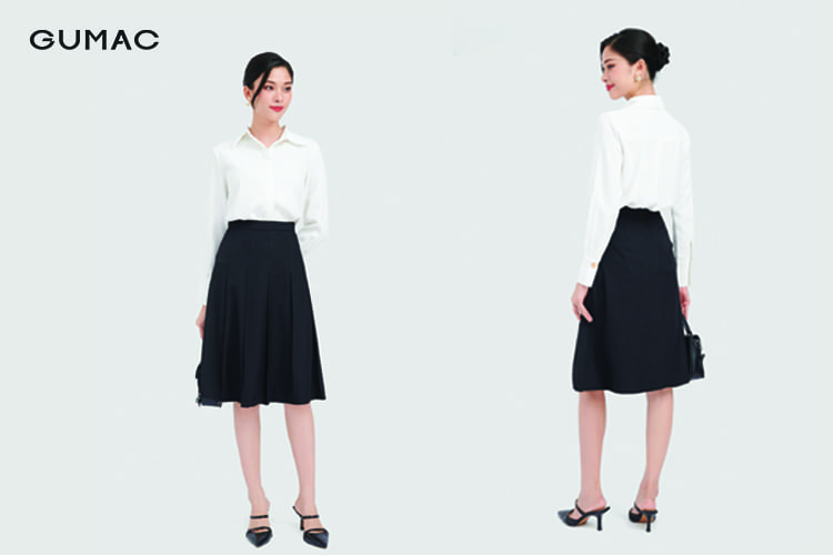 Mix áo len cùng chân váy xếp ly