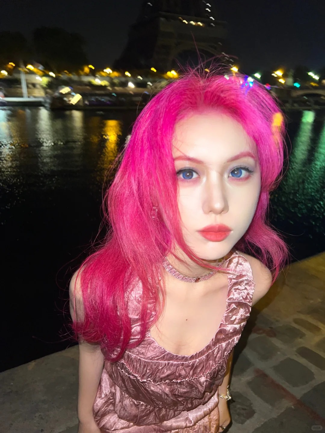 toc nhuom mau hong canh sen